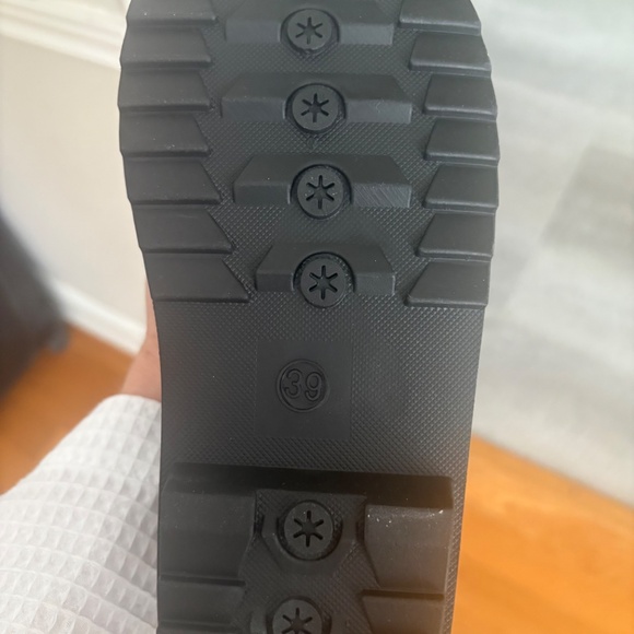 Brand new Women’s Snow boots - Picture 4 of 6